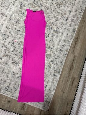Scoop Neck Sleeveless Maxi Dress in Vibrant Fuchsia